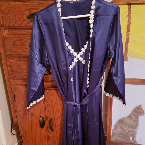 Robe and baby doll nightgown set - Picture 1 of 4